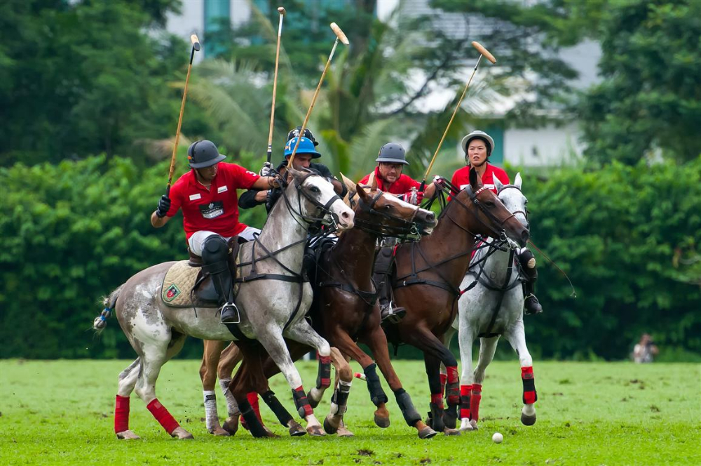 25 Diplomats Cup crowded